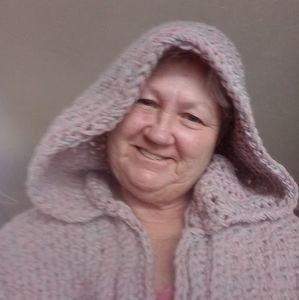 Meet your Posher, Lorraine